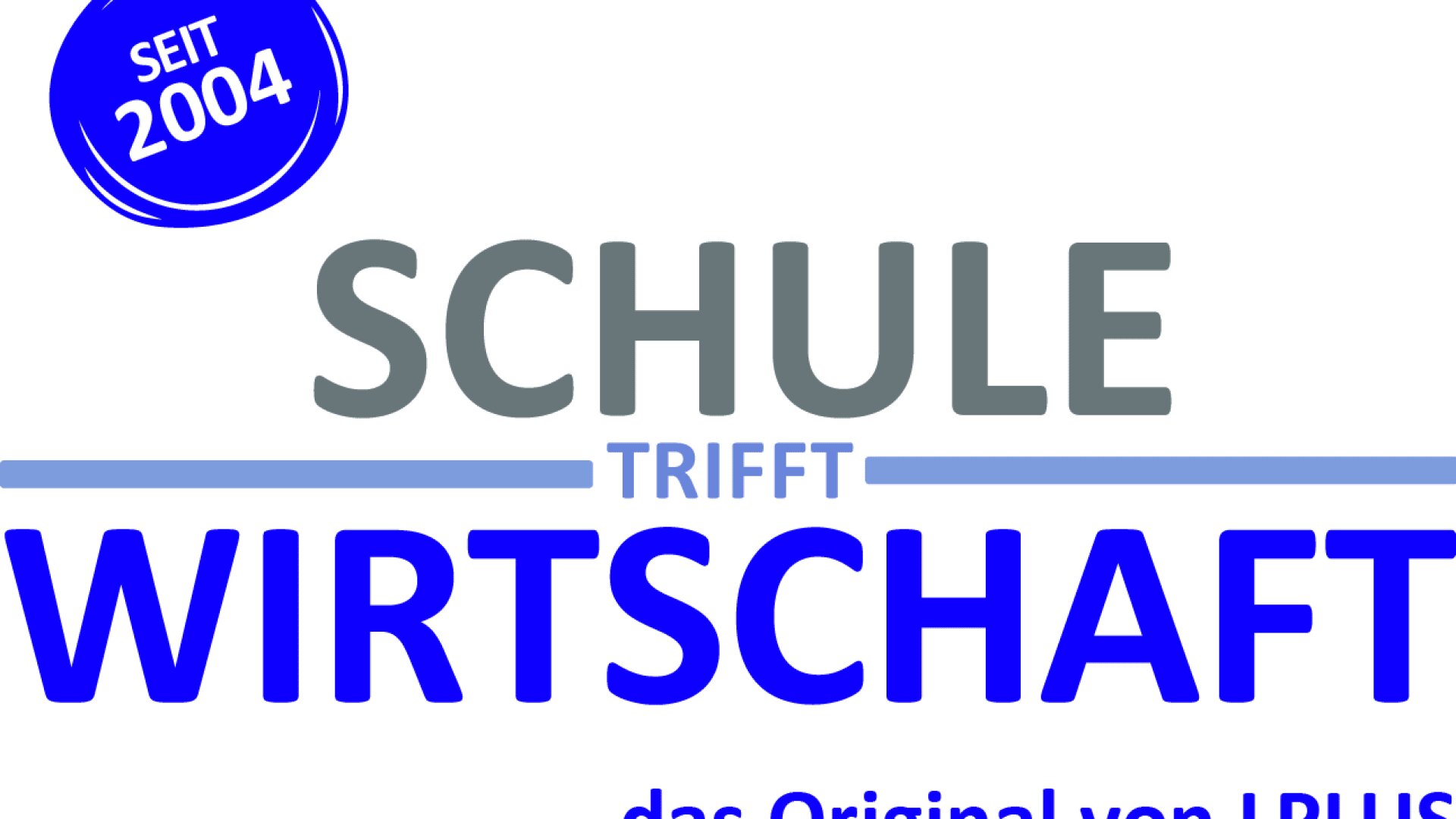 Logo mit einem blauen Kreis oben links mit der Aufschrift SEIT 2004 und dem Text SCHULE TRIFFT WIRTSCHAFT in Grau und Hellblau in der Mitte. Ein zusätzlicher kleiner blauer Text erscheint teilweise am unteren Rand.